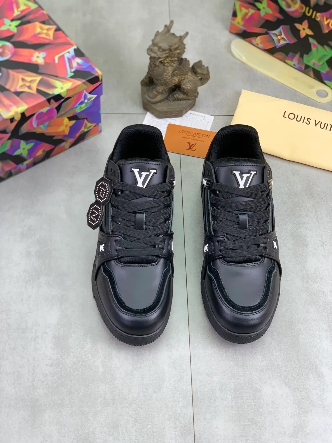 Men's men's shoes 💰P560 new style 💶【LOUIS VUITTON) (original order) new style 🍀LV Louis Vuitton *——LV classic trendy shoes! Made of imported original cowhide and water-dyed cowhide lining. The latest original wear-resistant rubber combination outsole! High quality products! Multiple colors available, code number: 38-46